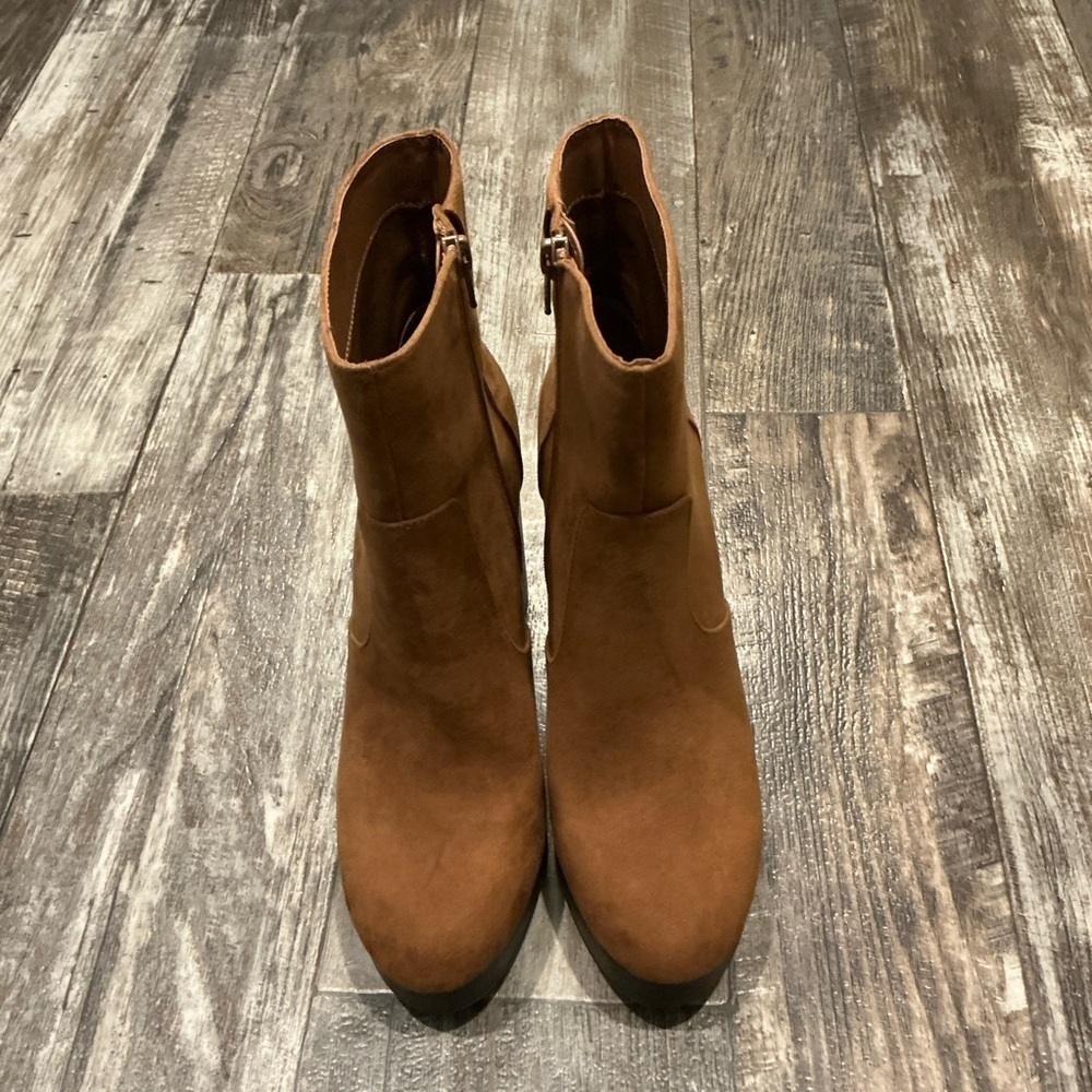 Sun + Stone Brown Heeled Boots Size 9 - Picture 5 of 16